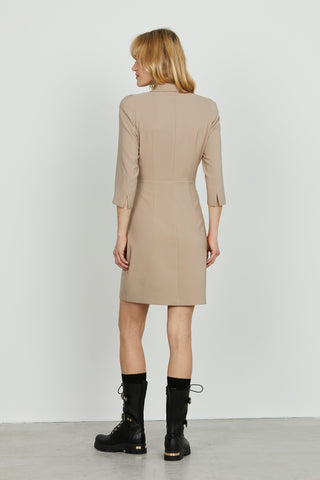 Abito SISSYL corto m.3/4 con spac. Con revers gonna con pannello più pieghe più c.logo