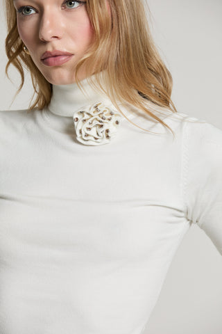 Maglia CAPRIM mezza manica collo alto con cintura fiore con strass