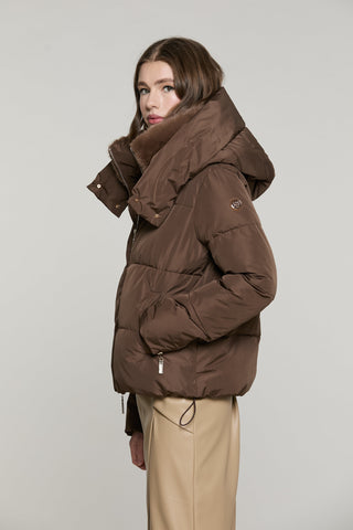 Piumino PORONGIS corto manica lunga con cappuccio più bordo ecopelliccia staccabile più tasche più zip