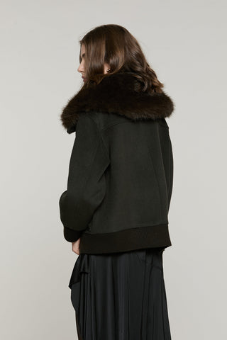 Cappotto SAEZ corto manica lunga con bordi costa con ts più patte più zip più collo ecopelliccia staccabile