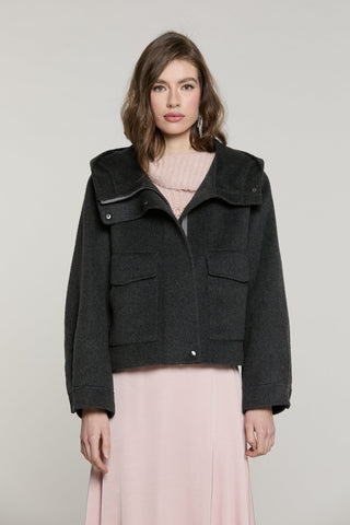 Cappotto LOVELYSA corto manica lunga con tasche toppa più cappuccio più zip più snap