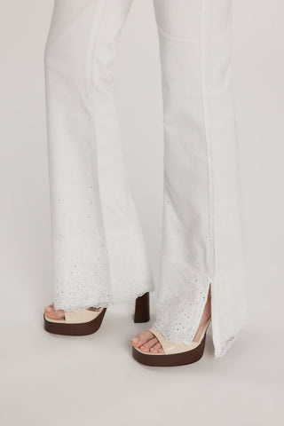 Pantalone SCHIFFERONE_10 vita media cinque tasche con applicazioni più pizzo più spacco laterale flaire fit bull
