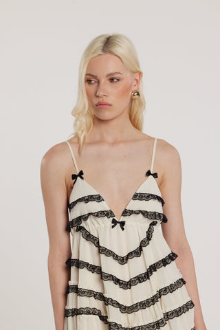 Abito SALMY corto smanicato con rouches pizzo più fiocchetti