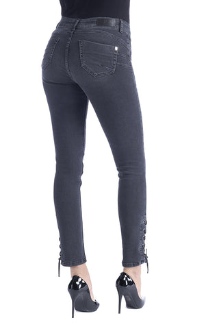 Pantalone jeans 5 tasche con fondo stringhe in ecopelle, relish fashion moda, abbigliamento femminile