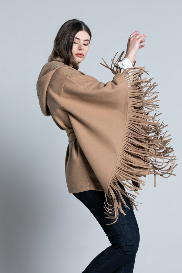 Cappotto MIUNA corto maniche a 3/4 kimono con frange d.petto più bott. più cappuccio più cint.