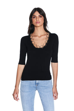 Maglia STERANT mezza manica scollo ampio con applicazione anelli